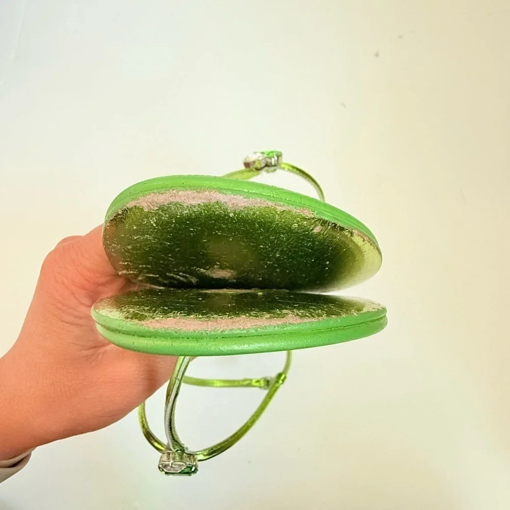 Giuseppe Zannoti Asparagus Green Metallic Leather Alphonsine thong sandals EU 38